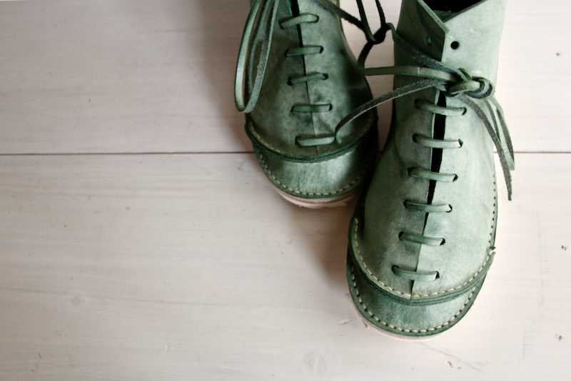 ALASKAレザーを使用した革靴たち