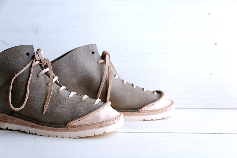 ALASKAレザーを使用した革靴たち