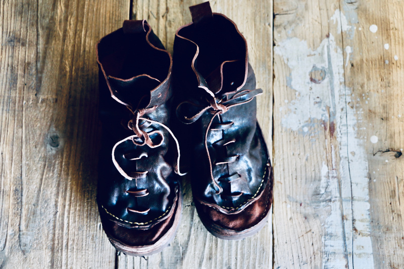 ホースレザーで作られた試作の靴